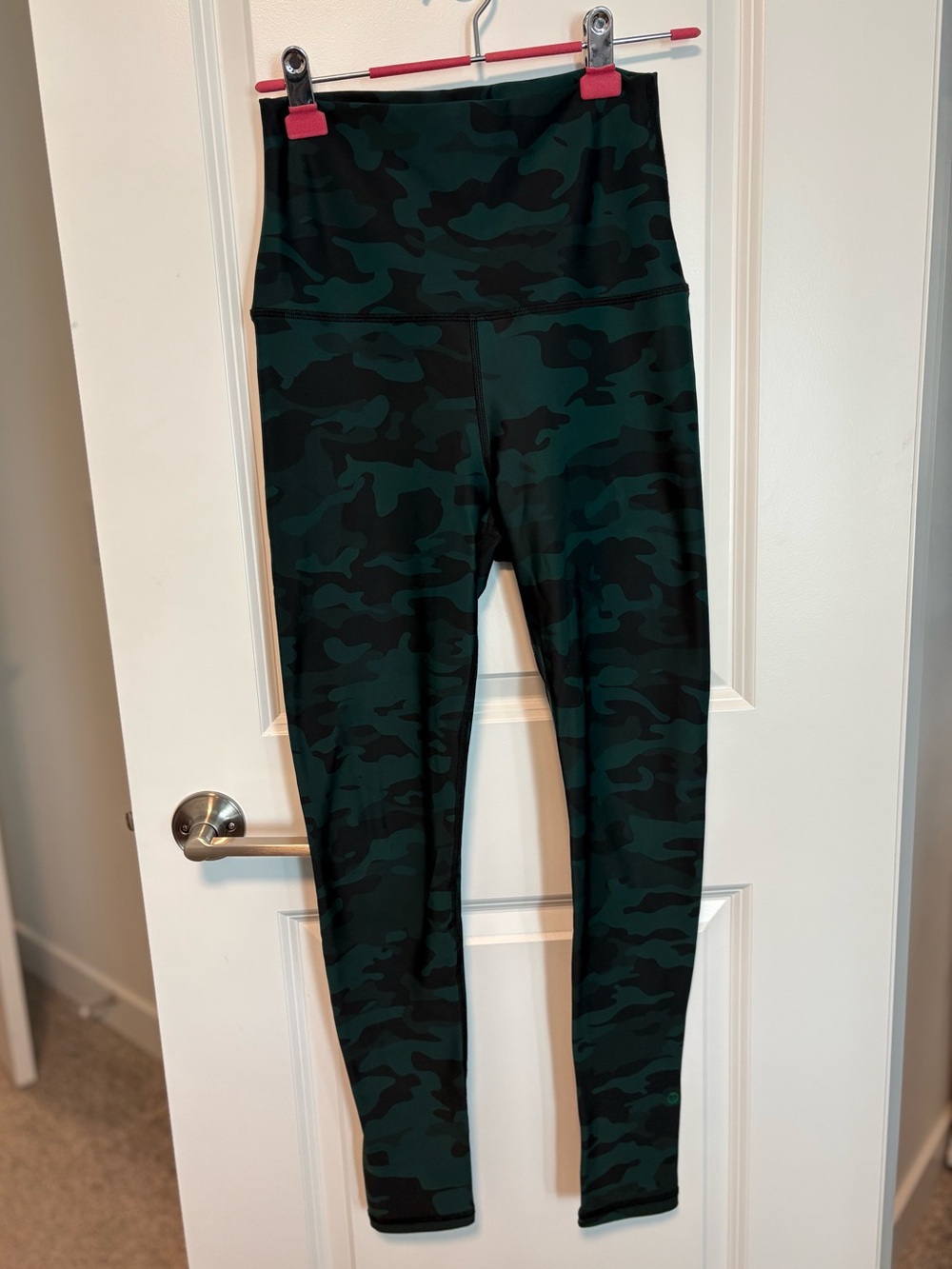 Sz L Silver Icing Fleece Lined Leggings